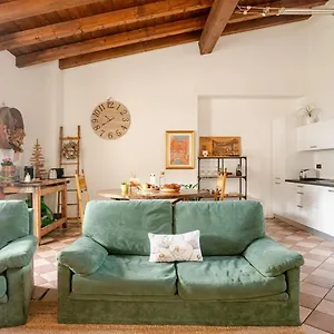  Casa vacanze Dimora Perla Di - Historical Wine Retreat Near Bernina Express Italia